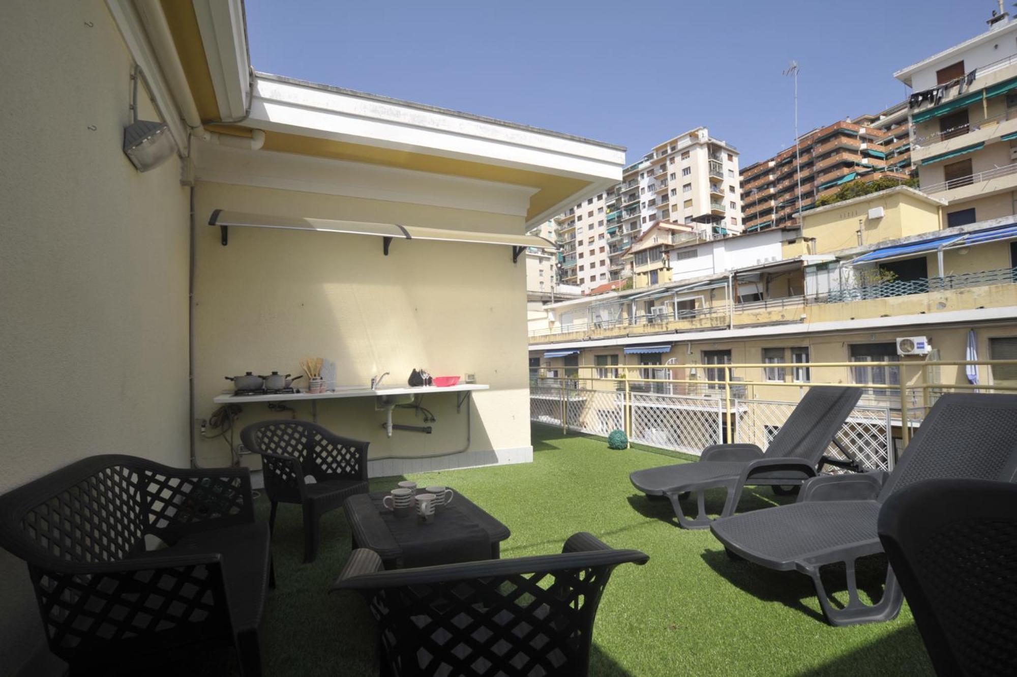 Casa Rosa Lucia Centrale Con Parcheggio Sanremo Luaran gambar