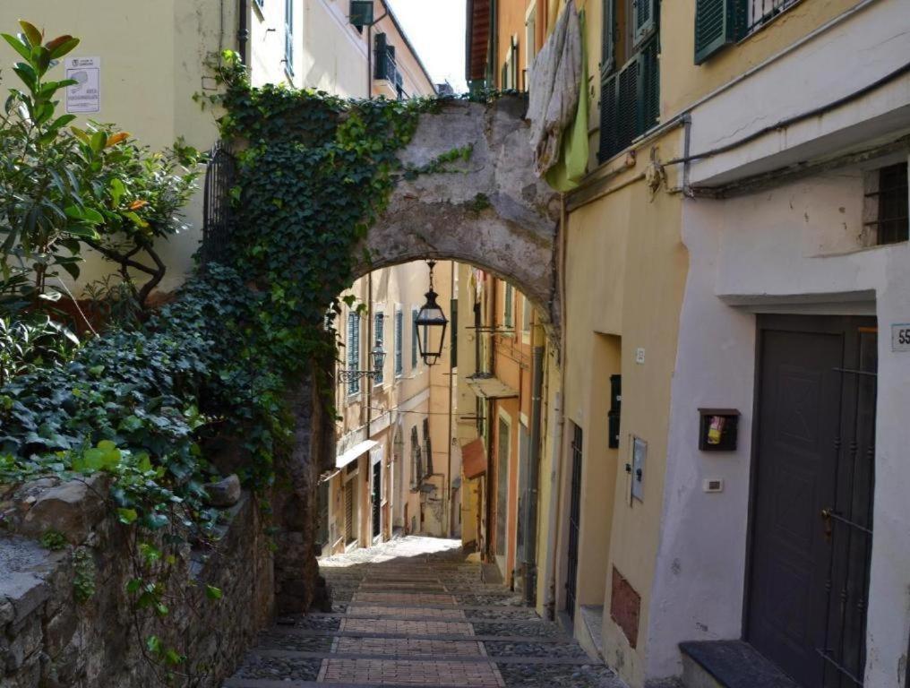 Casa Rosa Lucia Centrale Con Parcheggio Sanremo Luaran gambar