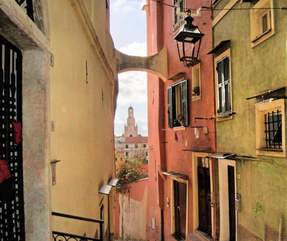 Casa Rosa Lucia Centrale Con Parcheggio Sanremo Luaran gambar
