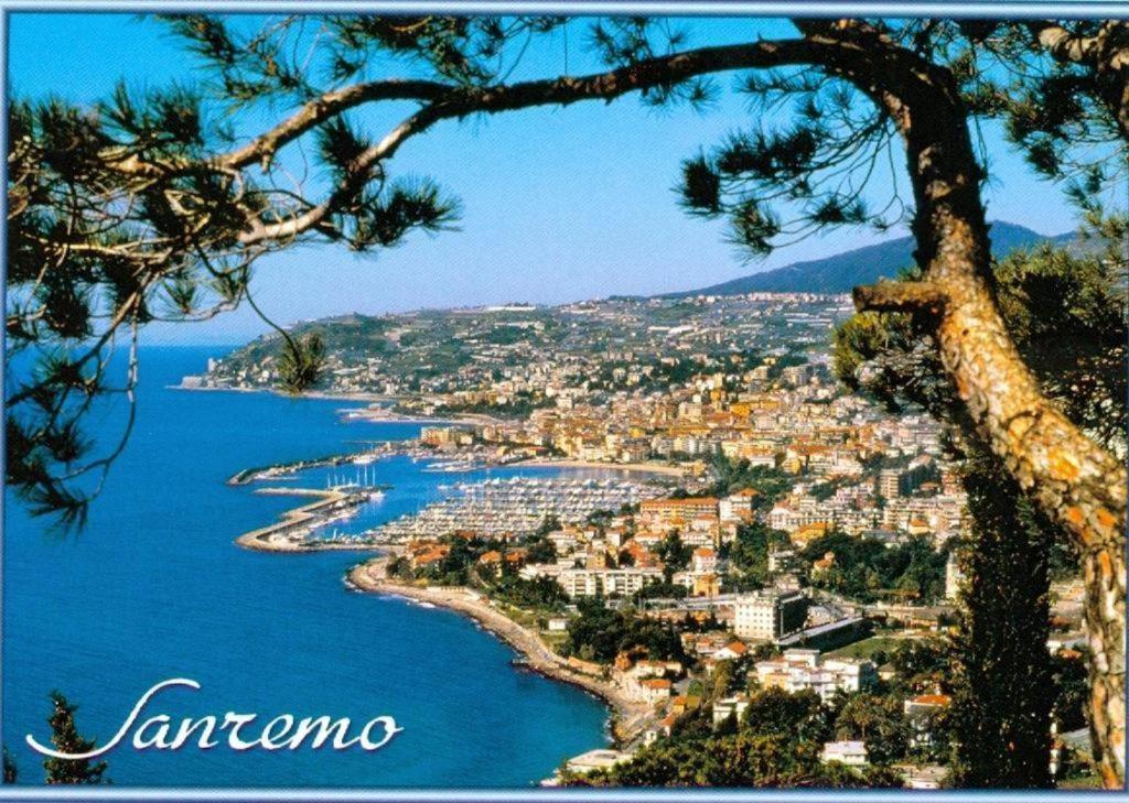 Casa Rosa Lucia Centrale Con Parcheggio Sanremo Luaran gambar