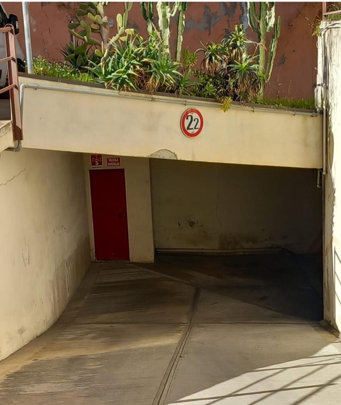 Casa Rosa Lucia Centrale Con Parcheggio Sanremo Luaran gambar