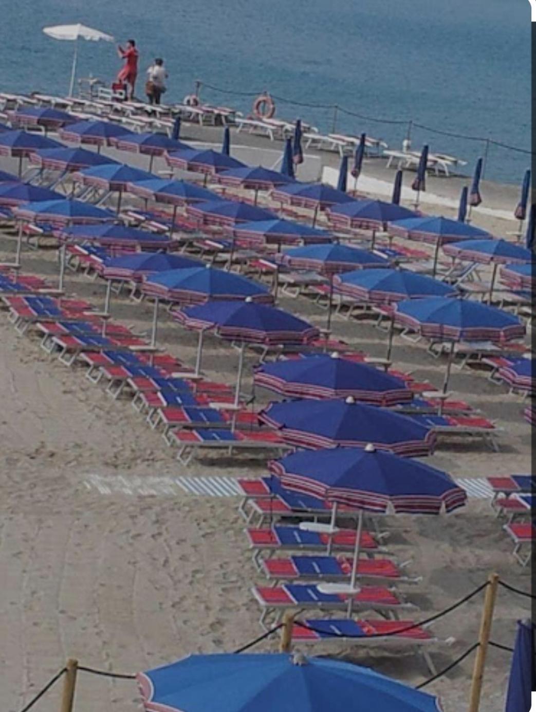 Casa Rosa Lucia Centrale Con Parcheggio Sanremo Luaran gambar