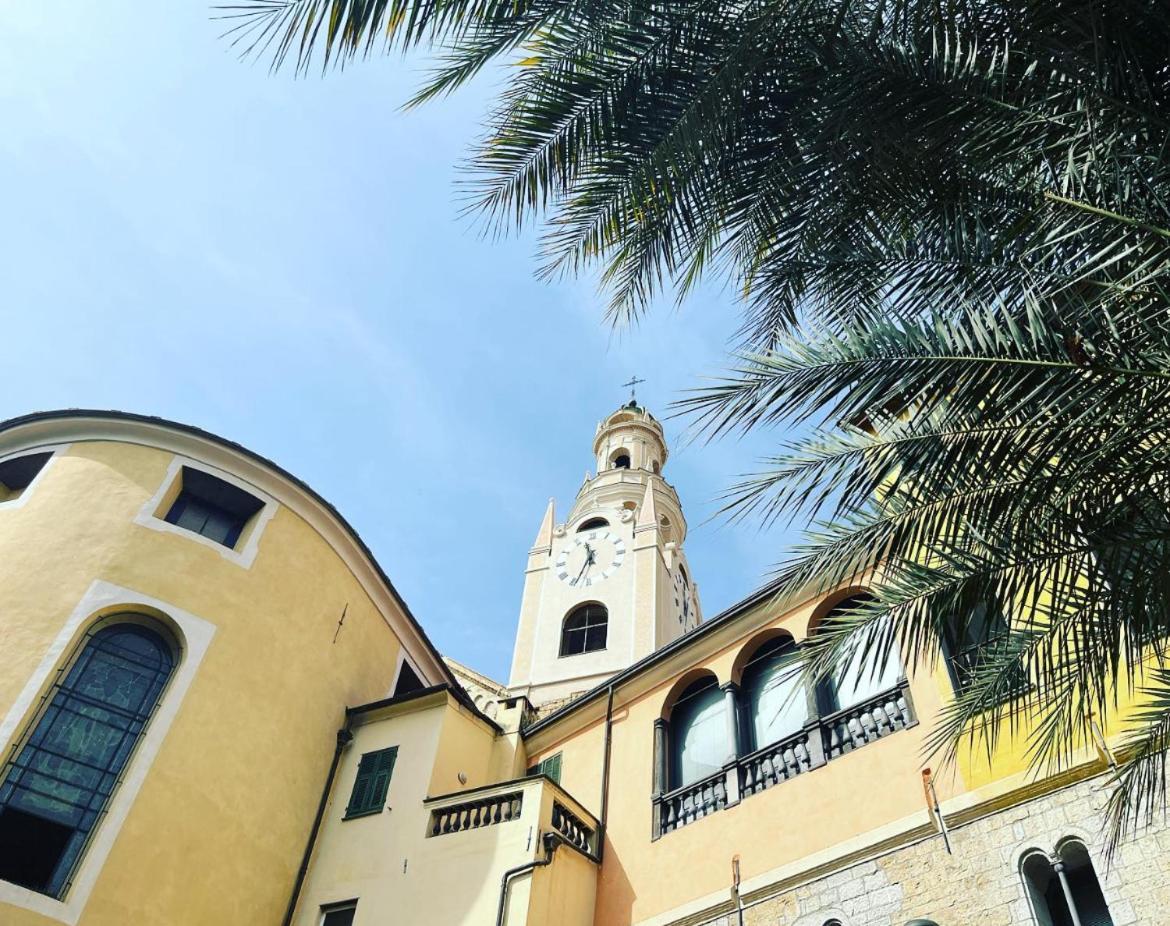 Casa Rosa Lucia Centrale Con Parcheggio Sanremo Luaran gambar